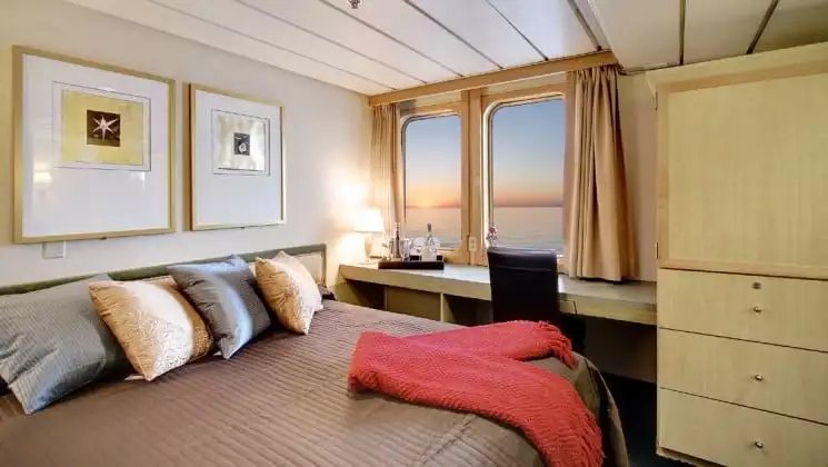 Safari Endeavour Admiral Stateroom