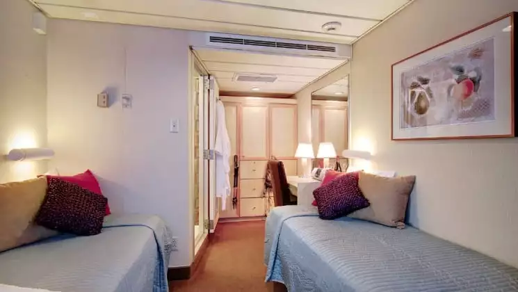 Safari Endeavour Trailblazer Stateroom