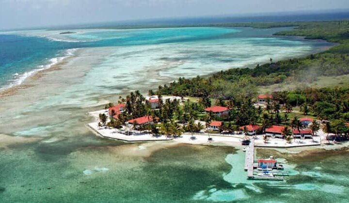 Turneffe Flats, an ecotourism resort on Belize's Turneffe Atoll, is recognized as a saltwater fly fishing, snorkeling, scuba diving and marine destination. 
