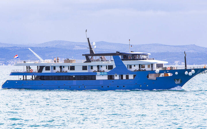 Starboard Ave Maria cruising in the Mediterranean.