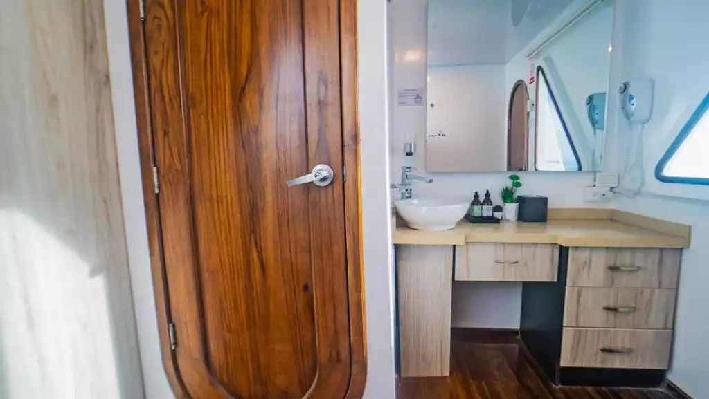 Single cabin aboard Petrel