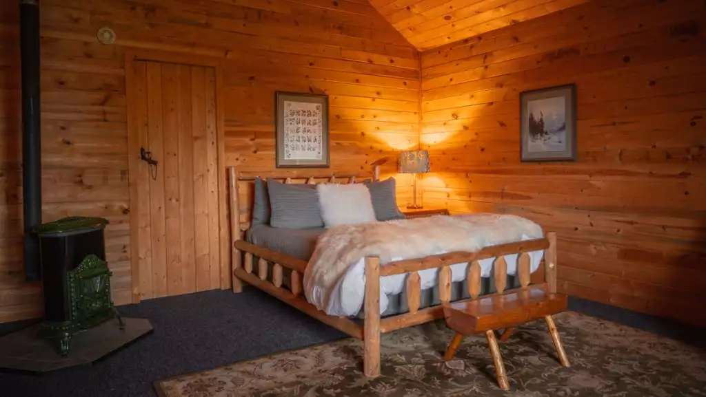 Mountain Pass Cabin at Winterlake Lodge