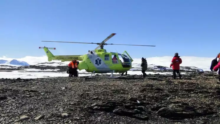 Included helicopter tours provide breathtaking views. Photo by: Hans Murre
