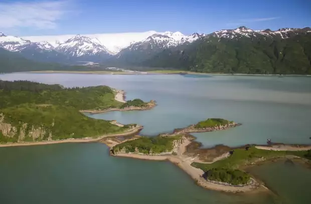 View from flight of the shoreline and mountains while flying into Katmai. 