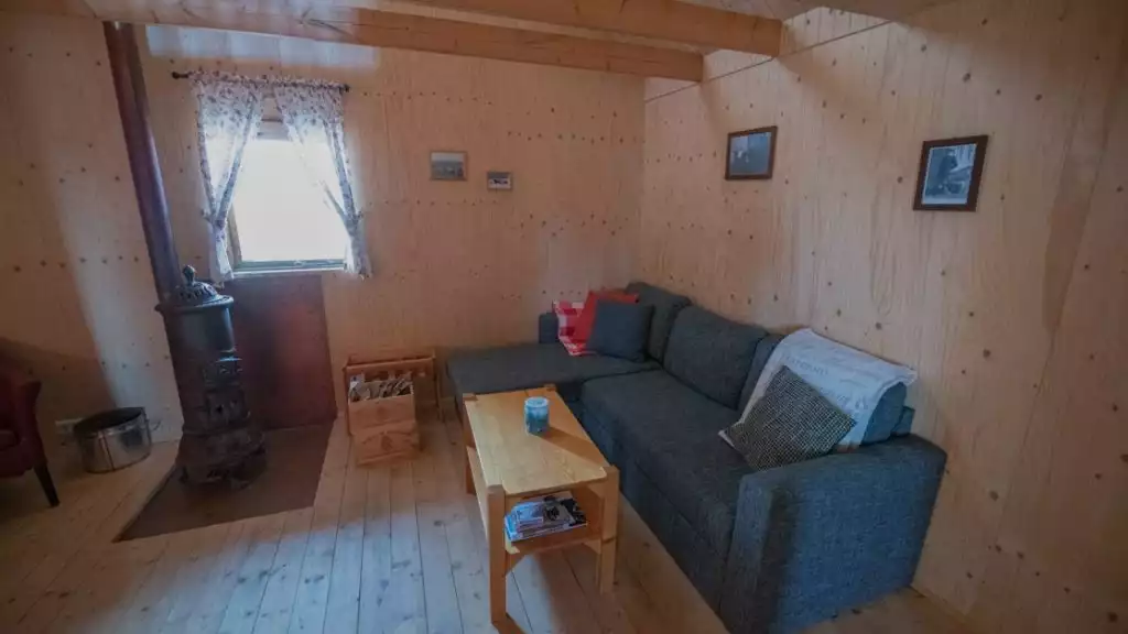 Common area in traditional turf guesthouse