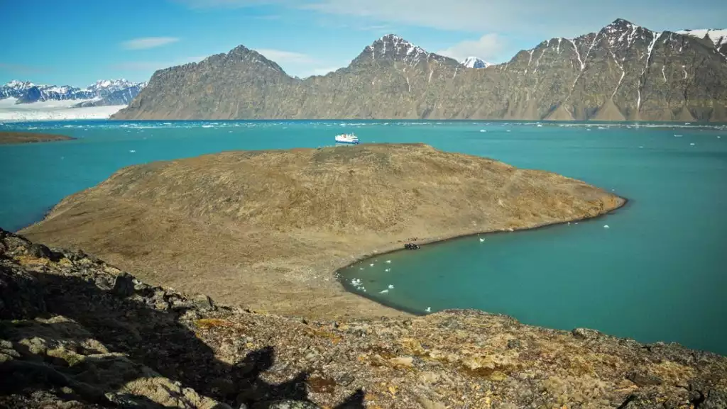 Photo by: Acacia Johnson/Quark Expeditions