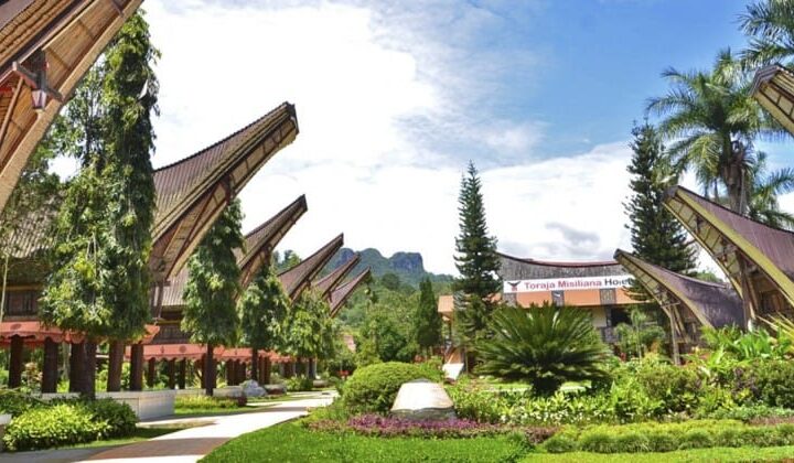 The exterior of the Toraja Misiliana Hotel, a deluxe hotel in Indonesia