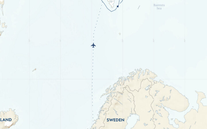 Route map of National Geographic Land of the Ice Bears voyage, operating round-trip from Oslo, Norway, via Longyearbyen, Svalbard, with visits to sites along Spitsbergen's northern, western and southern coasts.